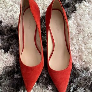 Like new Nine West suede heels